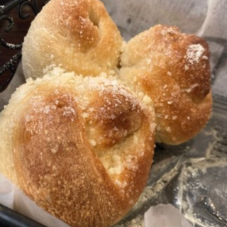 Garlic Knots (6)
